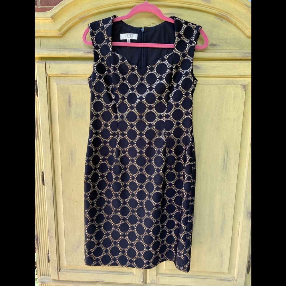 Sleeveless black and gold dress